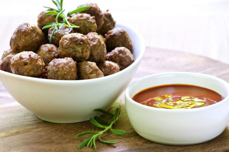 Rosmarin getrocknet geschnitten kaufen, aromatisches Kräuter Gewürz für Fleisch Gemüse und Kartoffeln