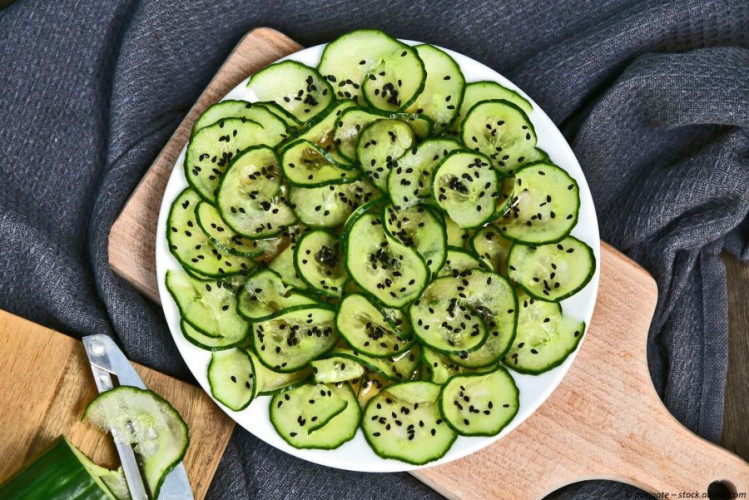 Sesamsaat schwarz ungeschält kaufen, aromatische schwarze Sesamkörner für Küche, Backen und Salate