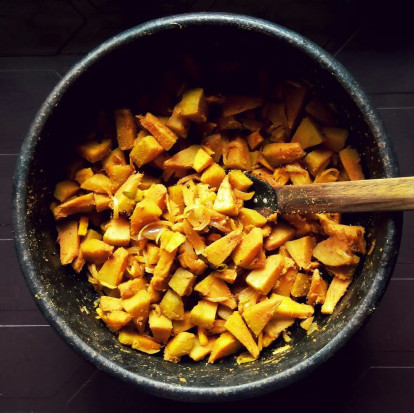 Kurkuma gemahlen, Kurkuma pulver, natürlicher Farbstoff, hoch-aromatisch, keine Zusätze