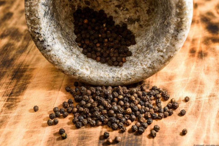 Tellicherry Pfeffer ganz kaufen, aromatischer Pfeffer für Mühle, Steak, Fleisch und würzige Gerichte