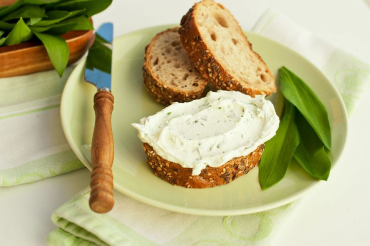 Bärlauch getrocknet kaufen, aromatisches Bärlauch Gewürz für Pasta, Saucen und Dips