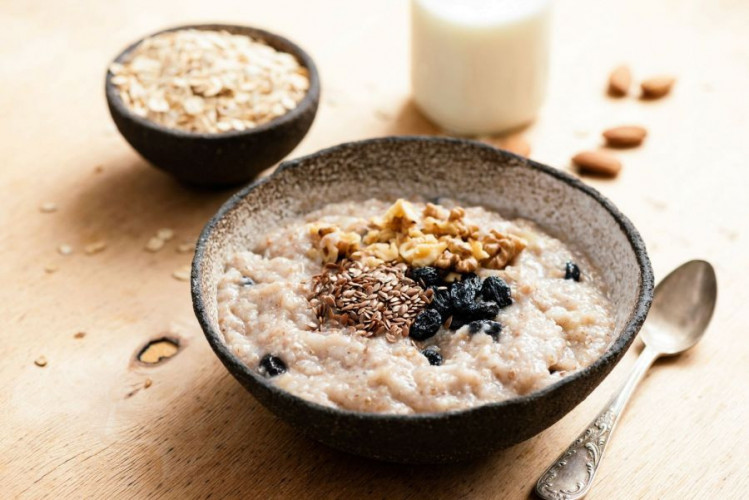 Ashwagandha Pulver kaufen, gemahlene Withaniawurzel fein vermahlen für Smoothie, Joghurt und Küche