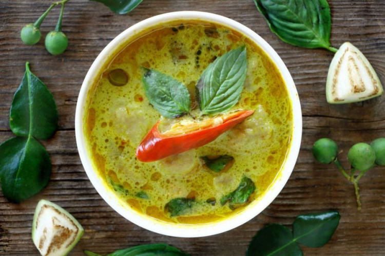 Curry Blätter getrocknet kaufen, aromatisches Gewürz für Currys und Küche