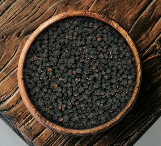 Tasmanischer Bergpfeffer ganz kaufen, Pepperberry für Fleisch, Gemüse und feine Würze