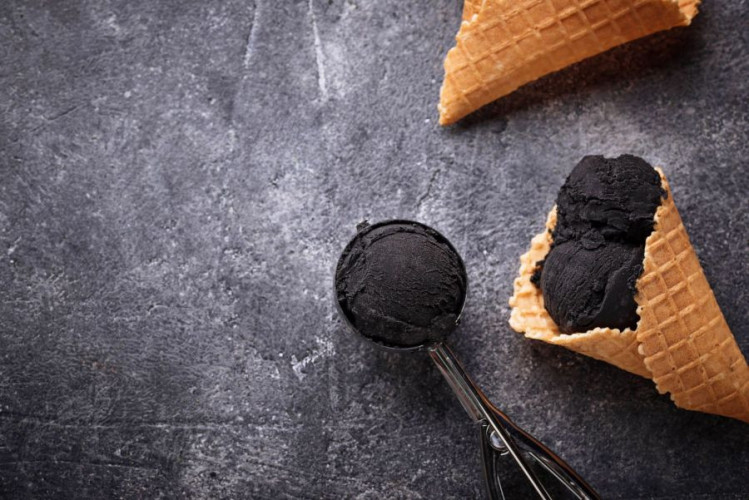 Aktivkohle Pulver essbar schwarze Lebensmittelfarbe pflanzlich für Backen Getränke