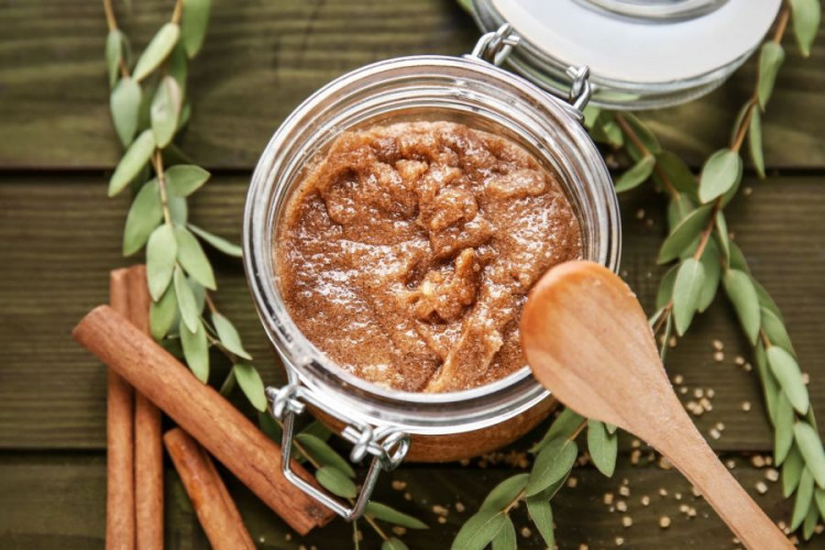 Rohrohrzucker kaufen natürliche Süße mit Karamellnote für Backen Getränke und Desserts