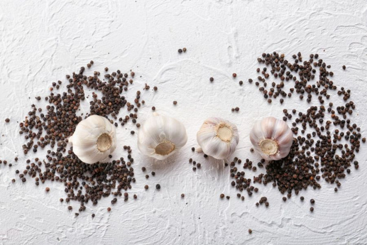 Knoblauch Pfeffer kaufen - würzige Pfeffer Knoblauch Würze für Fleisch, Gemüse und Grillgerichte