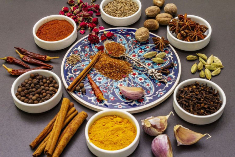 Ras el Hanout Gewürz kaufen, aromatische Würze für Tajine Couscous Fleisch und Gemüse