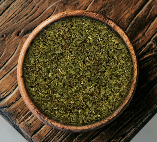 Oregano Blätter gerebelt kaufen - aromatisches Kräutergewürz für Pizza, Pasta und mediterrane Küche